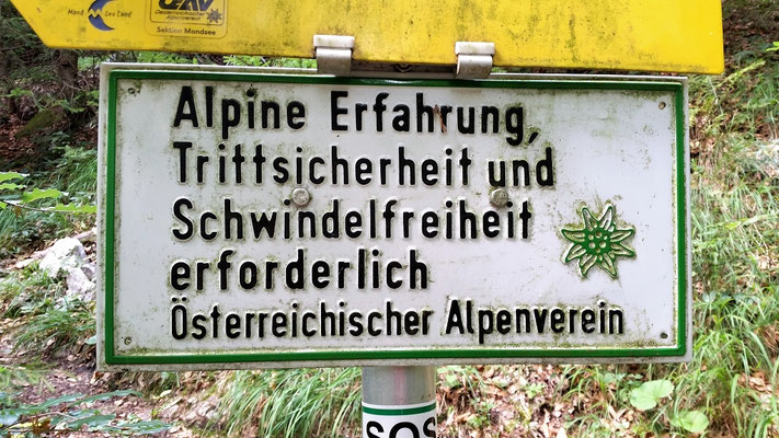 Ein Hinweisschild des Alpenvereins