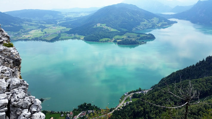 Ausblick vom Gipfelkreuz Drachenwand