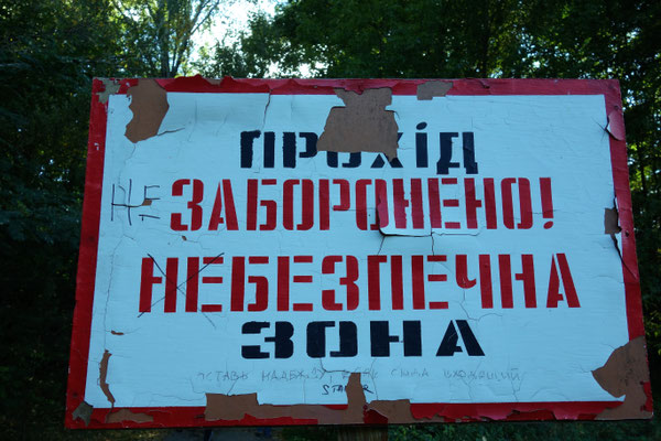 Schild vor dem Duga Radar