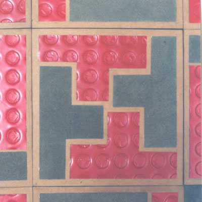 "Aún todavía. Un mobiliario paradójico". Polvo y tapete plastico sobre MDF. 2004