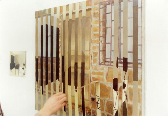 Interior con lampara caida + Puerta y fachada. Acrílico, óleo y cinta adhesiva sobre lienzo. 70 cm X 90 cm. 2001