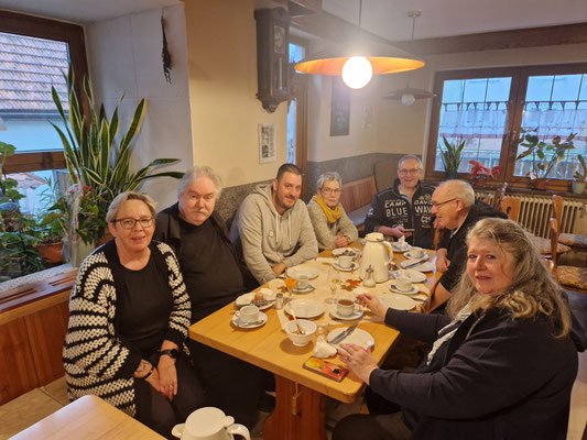 Im Schwarzen Adler beim Frühstück