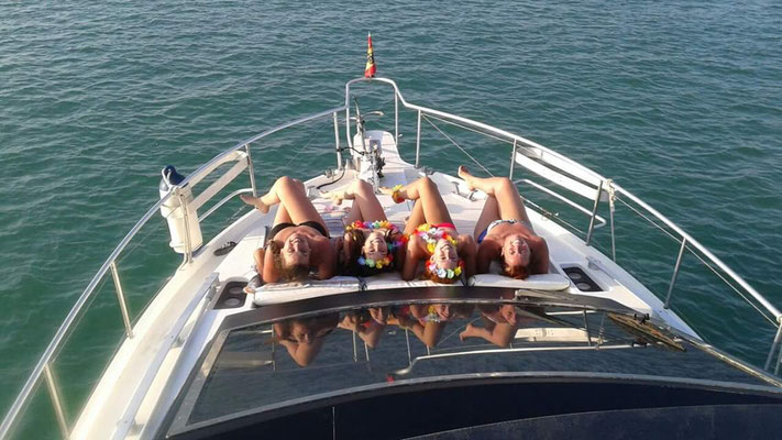fiesta en barco en Conil de la frontera