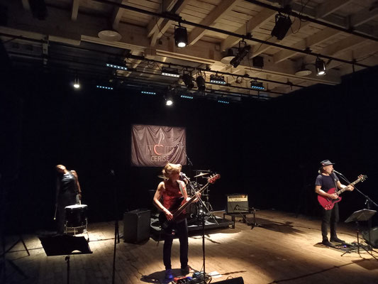 Groupe Noir Cerise