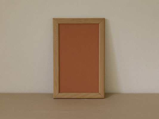 Farbtafel mit der Farbhaft-Lehmfarbe Rot.