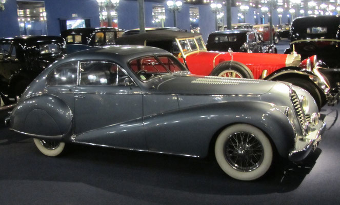Delahaye Coach 135M uit 1949 (Collection Schlumpf).
