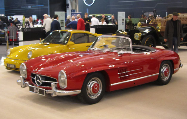 Mercedes-Benz 300 SL Roadster uit 1963. (Techno Classica Essen 2019)