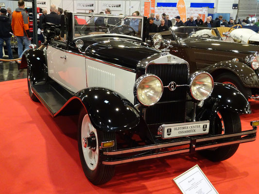 Horch 305 uit 1927, 8-cilinder in lijn met 2 nokkenassen. (Techno Classica 2024 in Essen)