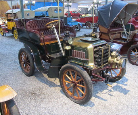 Darracq Tonneau Type C uit 1901 (Collection Schlumpf).