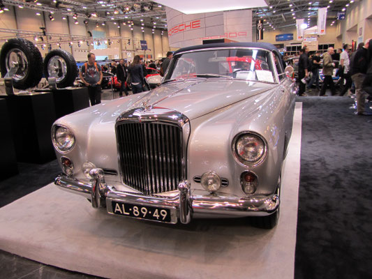 Bentley Continental S2 Park Ward Drophead Coupé uit 1960.