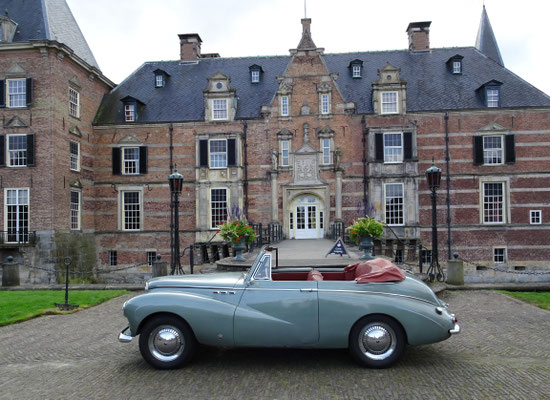 Sunbeam Alpine MK III uit 1955. De geliefde sportauto van de barones van landgoed Twickel bij Delden.