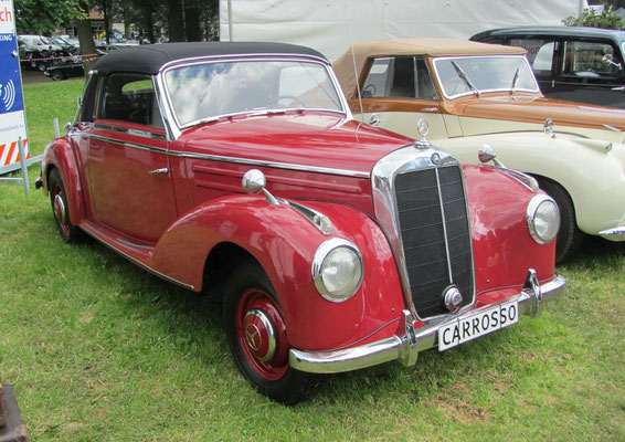 Mercedes-Benz 220 cabriolet.
