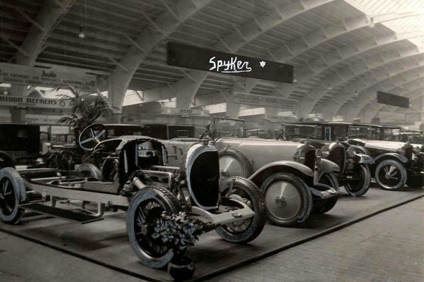 De stand van Spyker op de RAI in 1923.