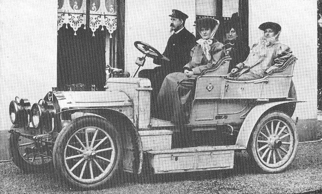 Een Spyker uit 1904/1905 met het nummer G1 van de Hilversumse bankier B.G.J. Blancke.