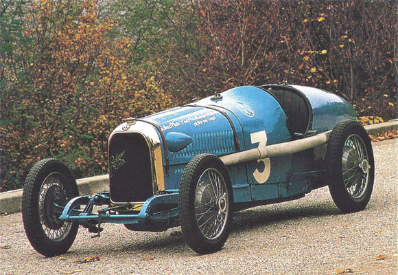 Roland Pilain Grand Prix wagen met een 2-liter 8-cilinder-in-lijn motor en hydraulische vier-wiel remmen die in 1923 meedeed aan de Franse Grand Prix bij Tours.