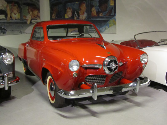 Studebaker Champion Starlight Coupe uit 1950. (Louwman Museum in Den Haag)
