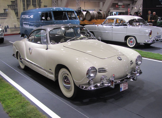 Volkswagen Karmann Ghia uit 1958. (Interclassics Brussels 2018)