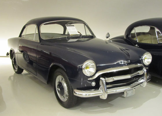 Simca 9 Sport Coupé uit 1953, ontworpen door Pininfarina en gebouwd door Facel Vega. (Gallery Aaldering)
