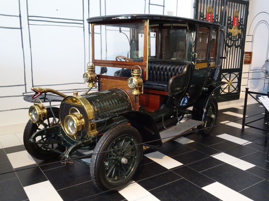 Spyker 15-22-HP Three-Quarter Landaulette, 1907. (Louwman Museum in Den Haag)