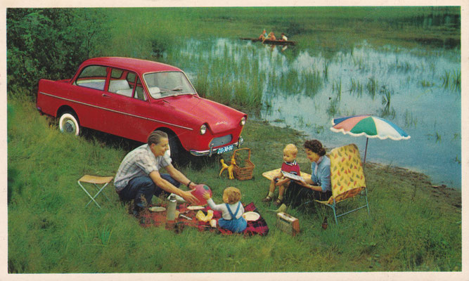 Postkaart met de Daf Variomatic als "Nederlandse personenauto", uitgegeven door Van Doorne's Automobielfabriek N.V. Eindhoven - Holland.