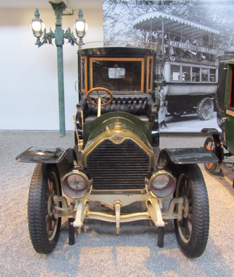 Darracq Coupé-Chauffeur Type SS 2028 uit 1907 (Collection Schlumpf).