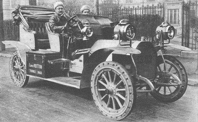 Godard deed met deze Motobloc mee aan de wedstrijd New York-Parijs in 1908.