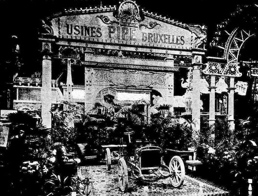 Pipe op de automobieltentoonstelling 1904 in Parijs.