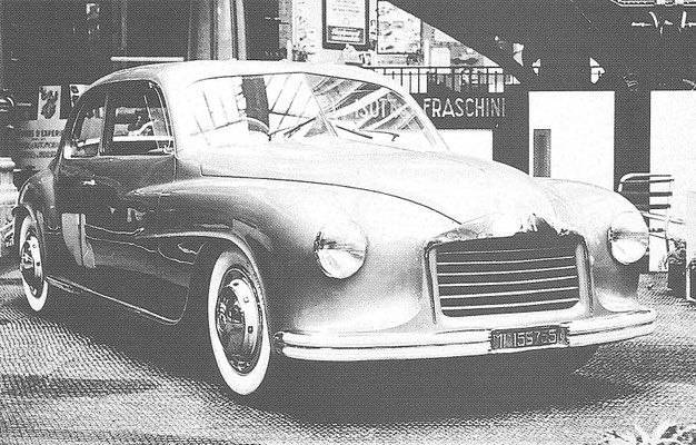 Isotta Fraschini 8C Monterosa uit 1947, het koetswerk is ontworpen door Touring.