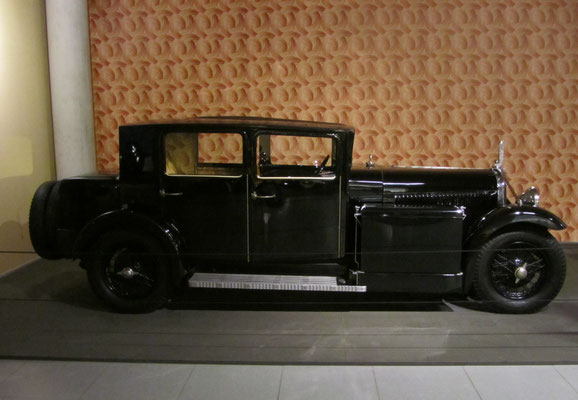 Voisin C23 Myra Saloon uit 1931. (Louwman Museum in Den Haag)