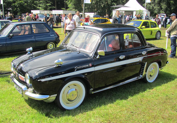 Renault R 1091 Dauphine Gordini uit 1960. (Concours d'Élégance 2016 op Paleis Het Loo in Apeldoorn)