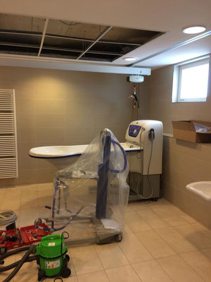 ...das alte Badezimmer wurde ebenfalls komplett saniert und durch die neuste Technik erneuert!!
