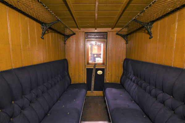 Die zweite Klasse im gemischten Wagen