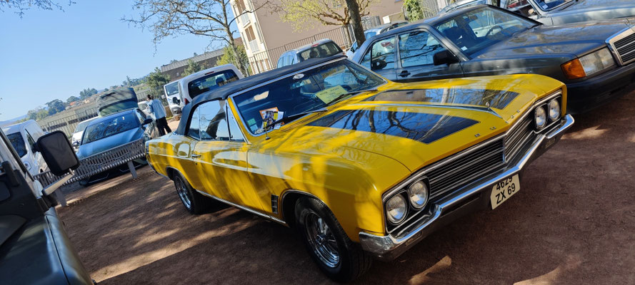 Expos Auto Moto Fleurie - Motor Trip par restaurant bar le Motor Grill