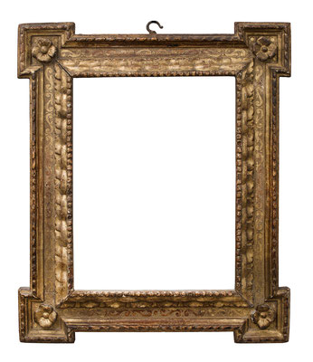 2214  Kassettenrahmen, Emilia Romagna, 16.Jh., Pappelholz geschnitzt, graviert und vergoldet,  41,5 x 31 x 8,6 cm