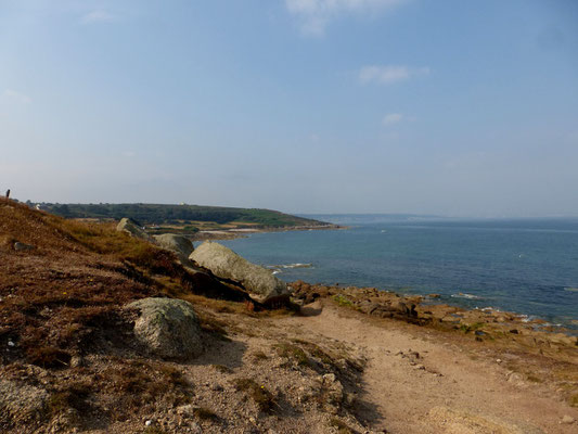 Au loin nous apercevons Cherbourg