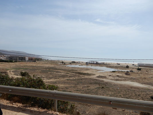 Strand etwa 20 km vor Agadir