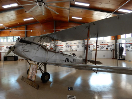 Highlight des Katherine Museum, der Doppeldecker des ersten Flying Doktors von Katherine