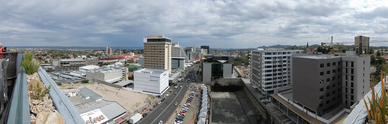 Aussicht von der Terrasse des Hilton Hotels