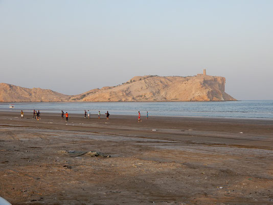 Am Strand von As-Sawadi