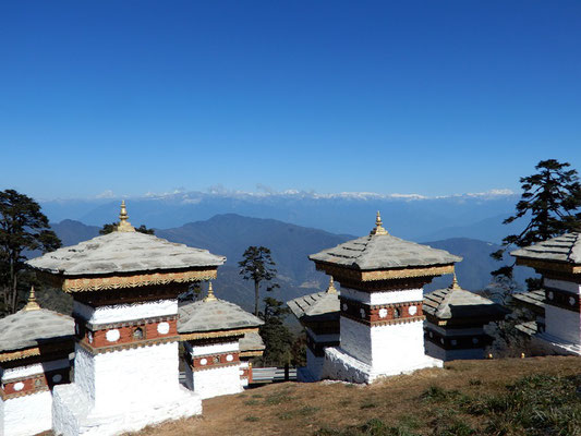 Blick in den Himalaya mit seinen über 7000 m hohen Bergen