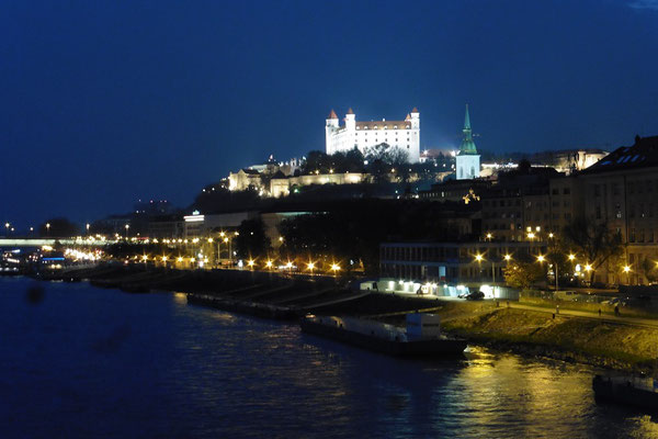 Bratislava bei Nacht