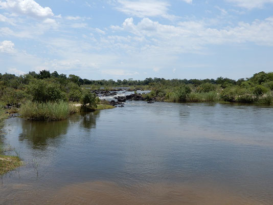 Popa Wasserfälle im Okavango Fluss