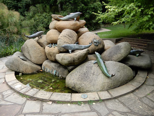 Delfin-Brunnen im Fitzroy Gardens