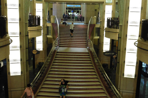 Die berühmte Treppe zum Dolby Theater