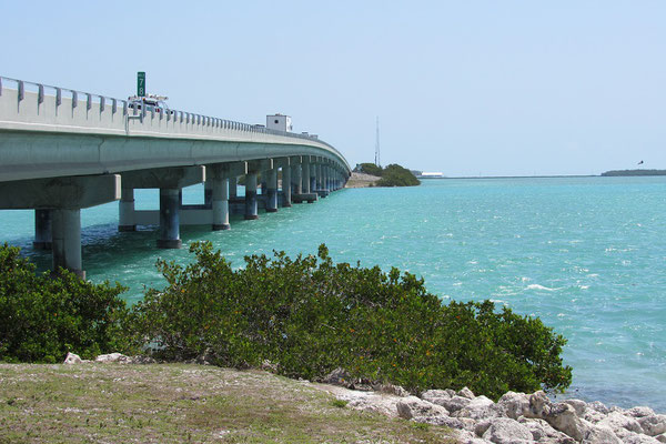 Eine der 42 Brücken auf den Florida Keys