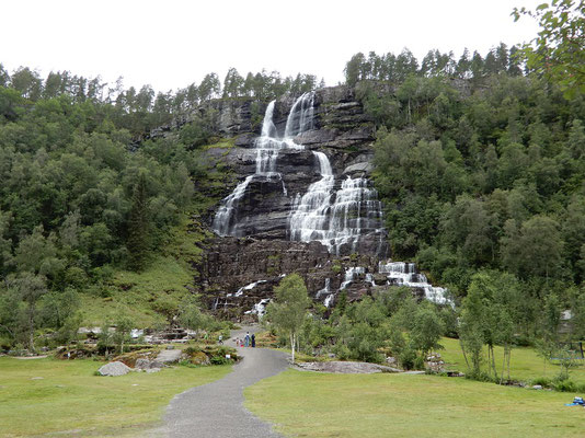 Tvinde Wasserfall bei Vossevangen