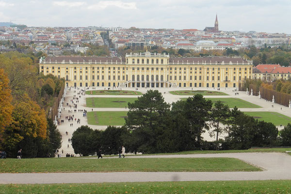 Schloss Schönbrunn von der Gloriette aus gesehen