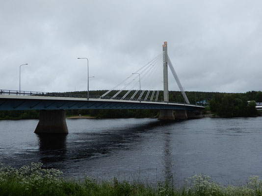 Holzfällerkerzen-Brücke