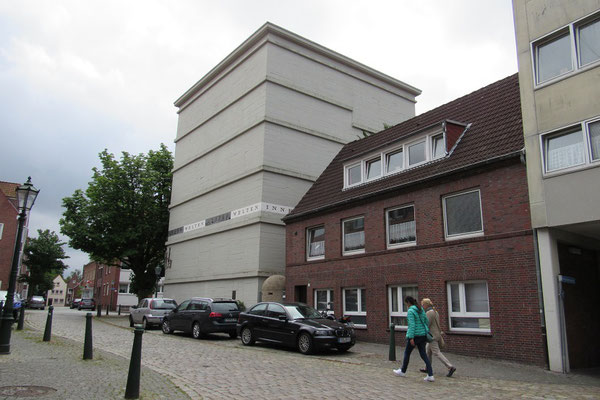 Emden - Hochbunker mit Museum