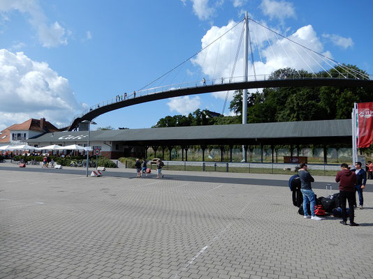 Sassnitz - Alter Hafenbahnhof mit Fussgängerbrücke